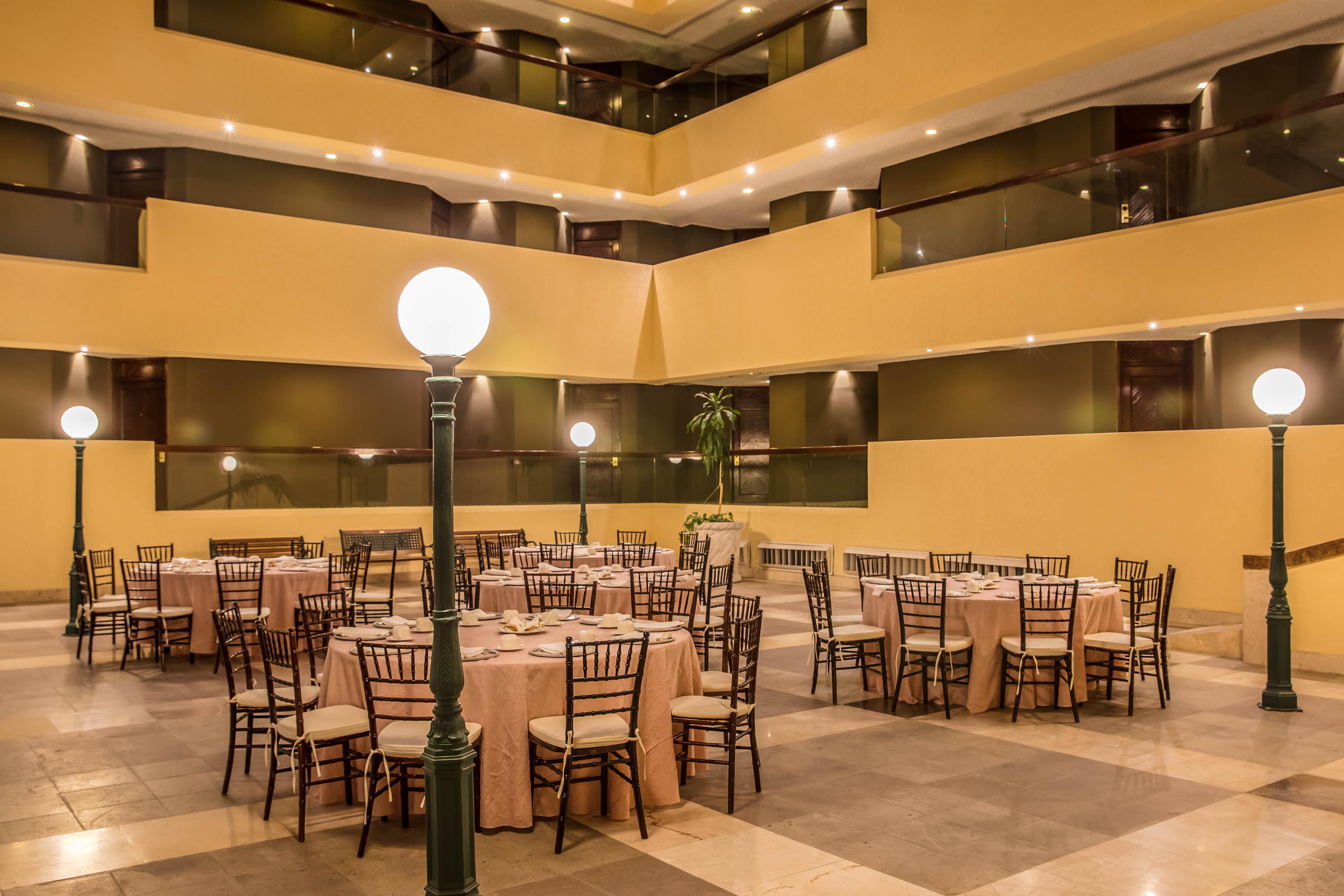 Sheraton Chihuahua Soberano Exterior foto